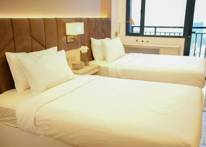 Like Staycation 3 Makati With Amazing View 3* Manila